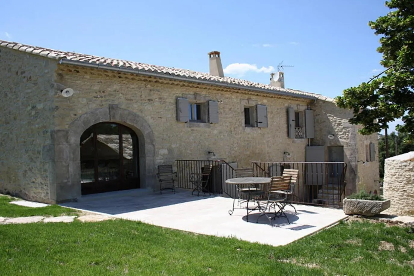 Pleasant One-Level Villa With Private Pool In The Thor Village, Close To L'Isle Sur La Sorgue - 6 Persons Le Thor 0*,  Frankrig